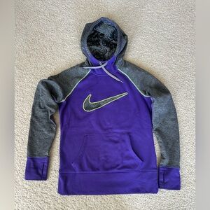 Nike Therma fit women’s sweatshirt